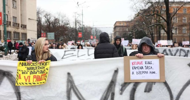 Protesti mladih se i sutra nastavljaju, traže ostavku ministrice Naide Hota Muminović: 'Ni oluja nas neće spriječiti'