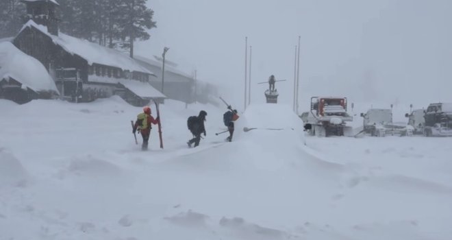 Lavina zatrpala skijaše: Deset ih je nestalo, šest zarobljeno, spasioci se pokušavaju probiti do njih