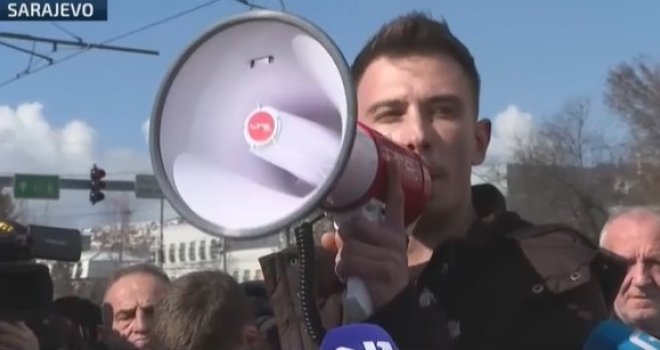 Učesnik protesta odgovorio na lične prozivke: 'Nećete me ušutkati! Moj privatni život nema nikakve veze s ovim!' 
