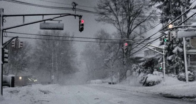 'Ostanite svi u kućama': Nestvarni prizori iz snijegom okovanog New Yorka, Mamdani proglasio vanredno stanje