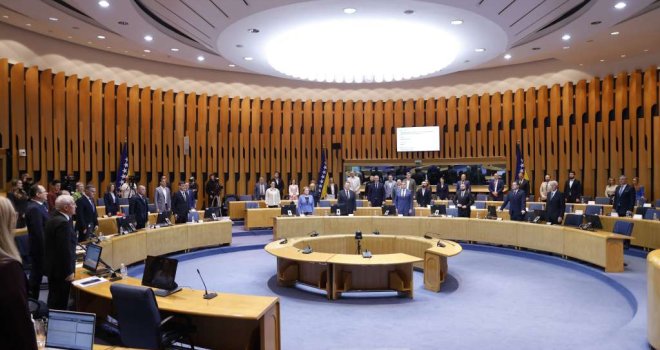 Dom naroda PSBiH u prvom čitanju usvojio prijedlog izmjena i dopuna Zakona o plaćama