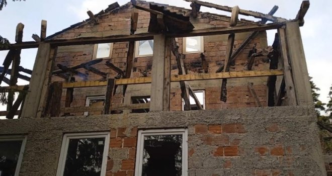 Planinarski dom Šavnici potpuno uništen u požaru: Sumnja se da je podmetnut