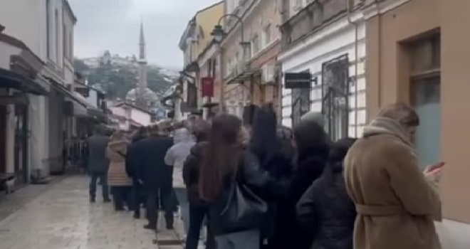 Nevjerovatni prizori iz Sarajeva: Pogledajte redove za ulaznice za koncert Dine Merlina na Koševu