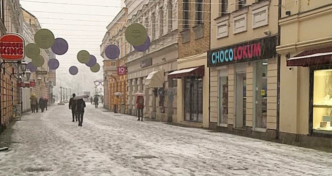 Presreli ih u centru grada, gađali grudvama snijega, a onda... Ko je napao konzula Hrvatske i njegovog brata?!
