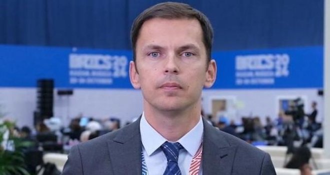 SIPA saslušala novinara RTRS Јasenka Todorovića zbog negiranja genocida u Srebrenici