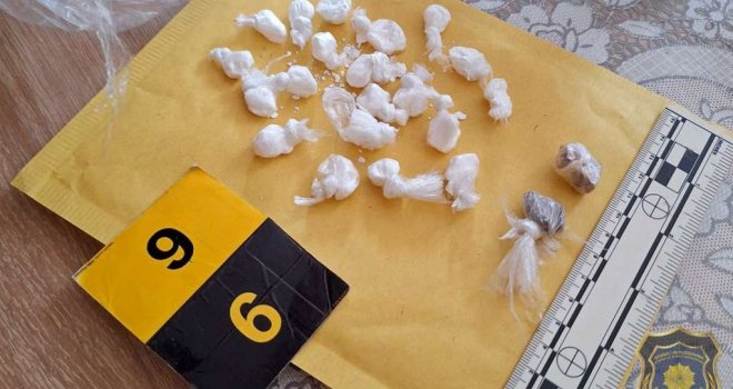 FUP uhapsio četiri osobe iz Sarajeva, pronađene automatske puške, pištolji i droga