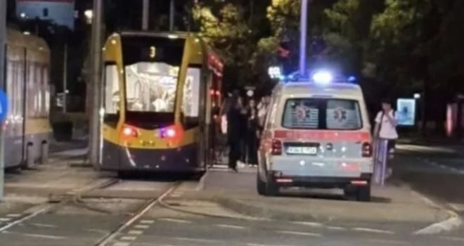 MUP KS objavio detalje sinoćnjeg sukoba migranata u tramvaju: Napadač u bijegu