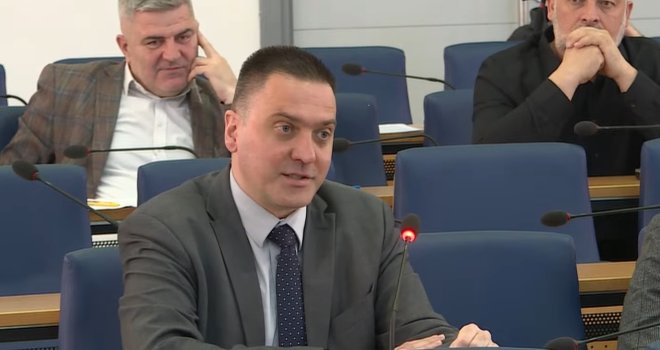 Čičić najviše, Kapidžić najmanje: Ko je u Skupštini KS radio, a ko jedva dolazio do govornice